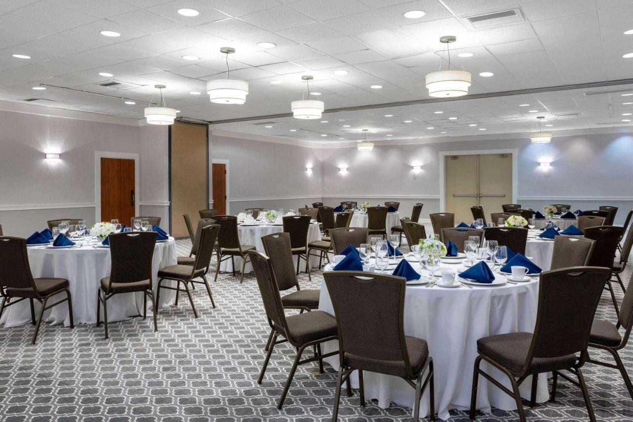 Ramada By Wyndham West Palm Beach Airport Exterior foto