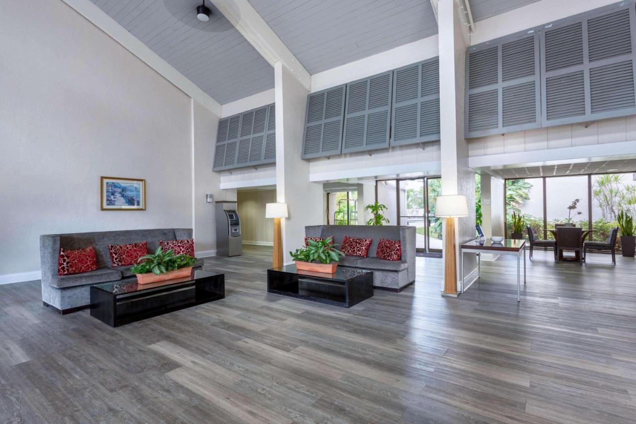 Ramada By Wyndham West Palm Beach Airport Exterior foto