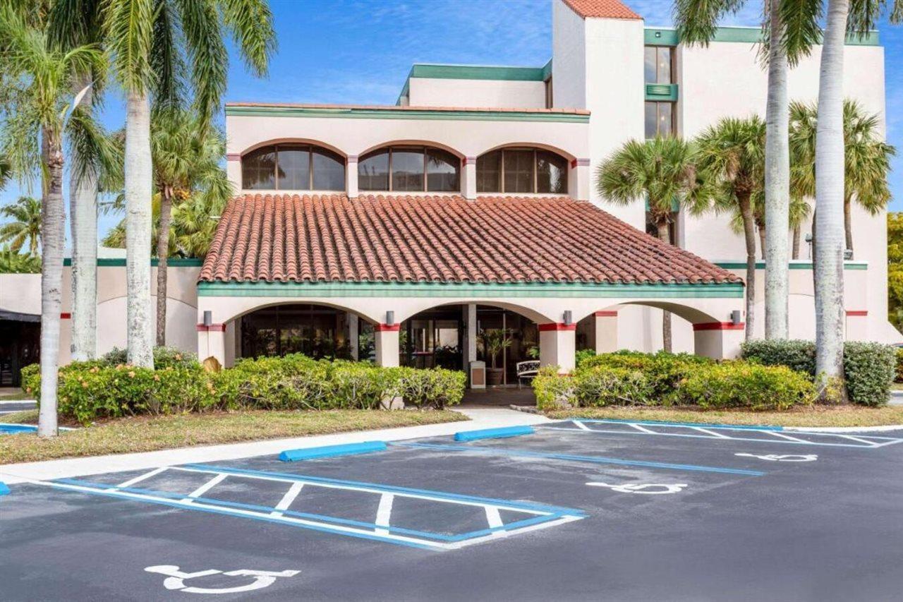 Ramada By Wyndham West Palm Beach Airport Exterior foto