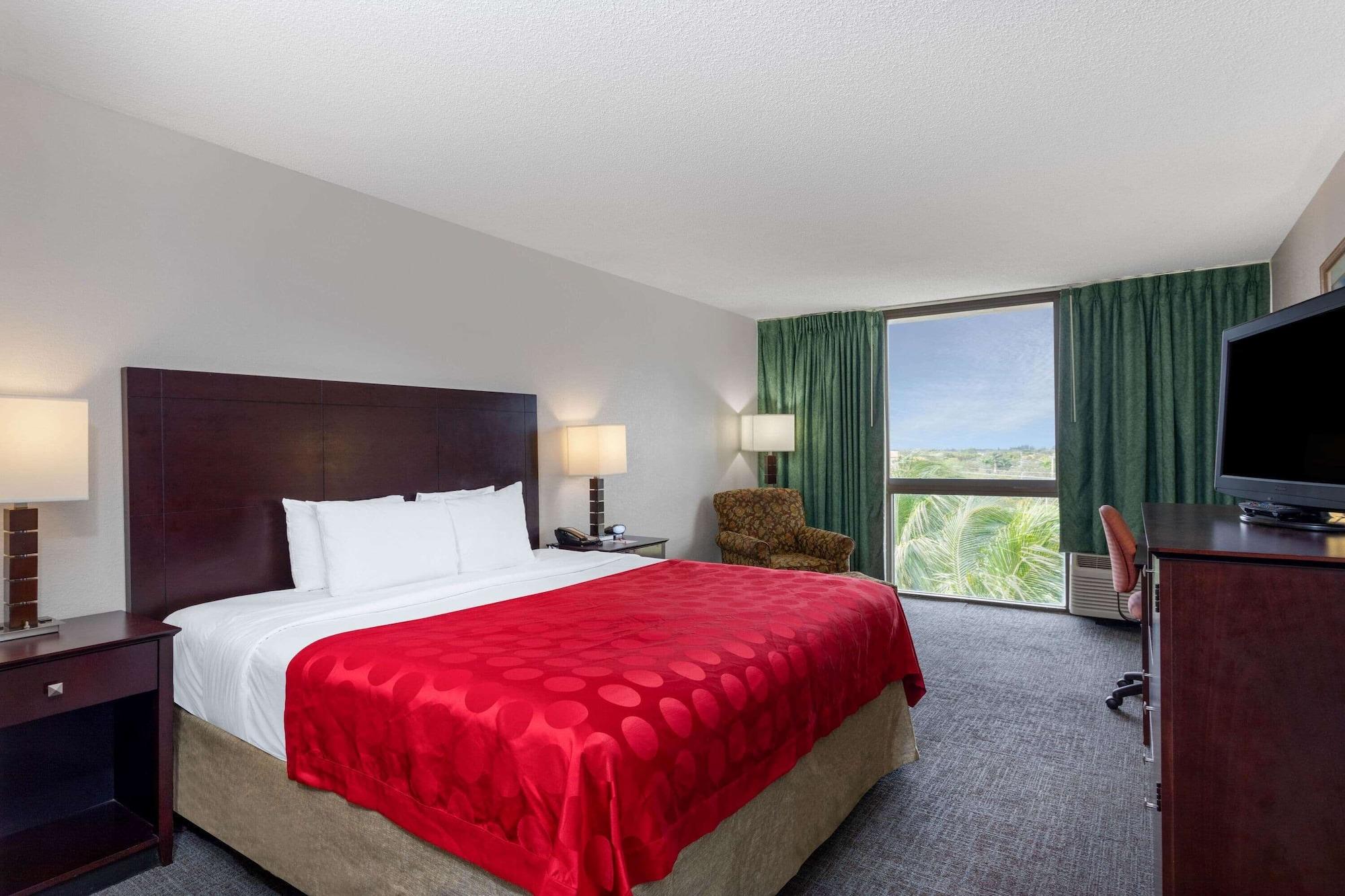 Ramada By Wyndham West Palm Beach Airport Exterior foto