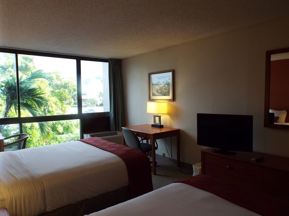 Ramada By Wyndham West Palm Beach Airport Exterior foto