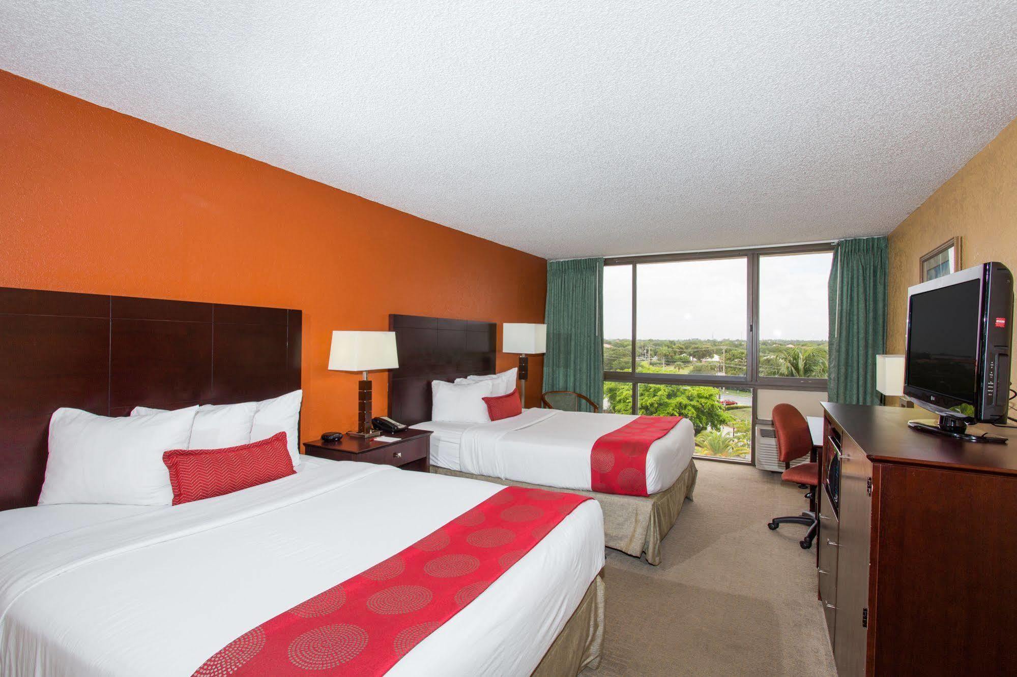 Ramada By Wyndham West Palm Beach Airport Exterior foto