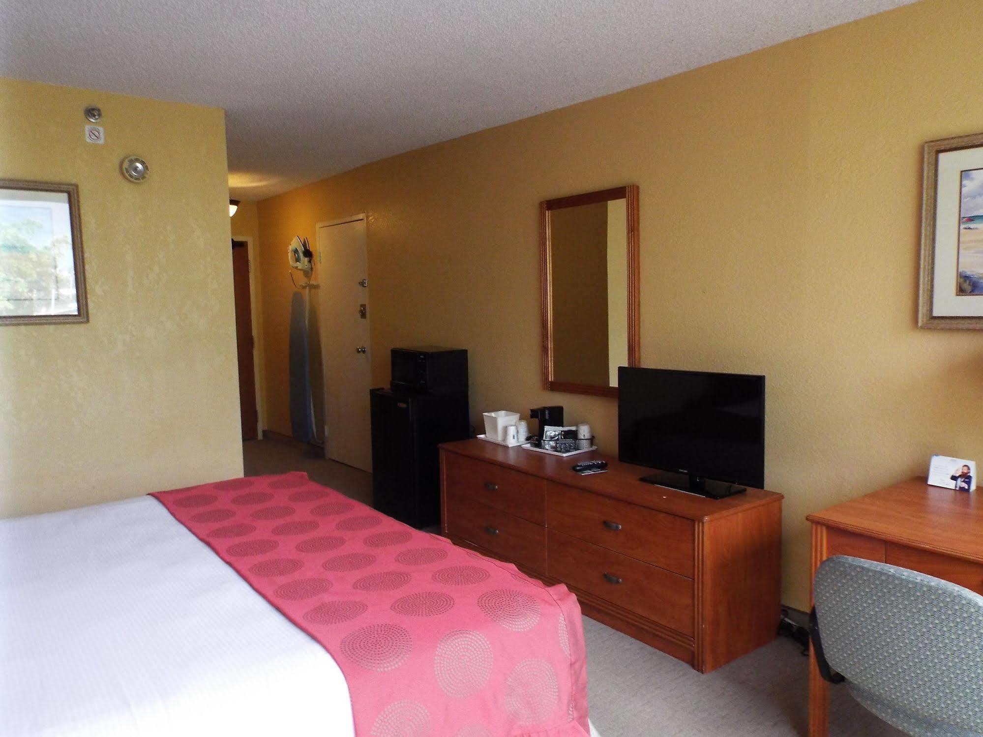 Ramada By Wyndham West Palm Beach Airport Exterior foto
